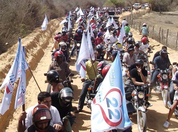 Aracatu: Carreata da candidata Braulina Lima 