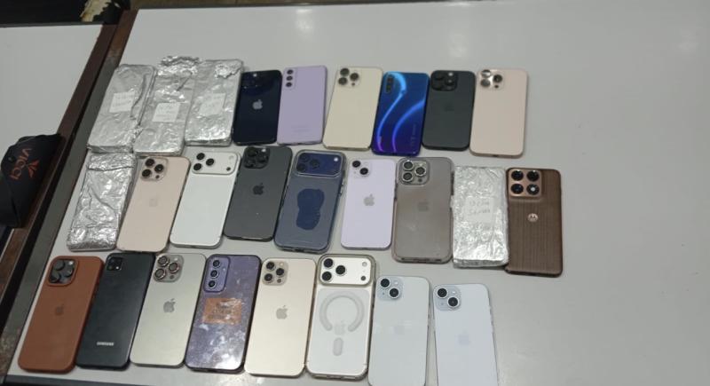 Perícia amplia apreensão e encontra mais 28 celulares escondidos em carro de suspeito preso em Brumado