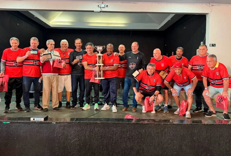 Ex-goleiro de Brumado participa de reencontro dos campeões do Descalvadense de 1986