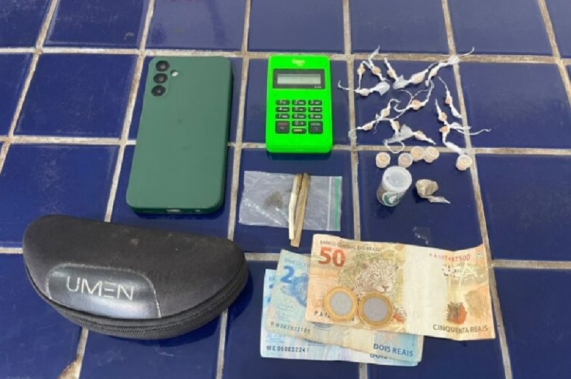 CETO apreende crack, maconha e prende homem por tráfico de drogas em Brumado