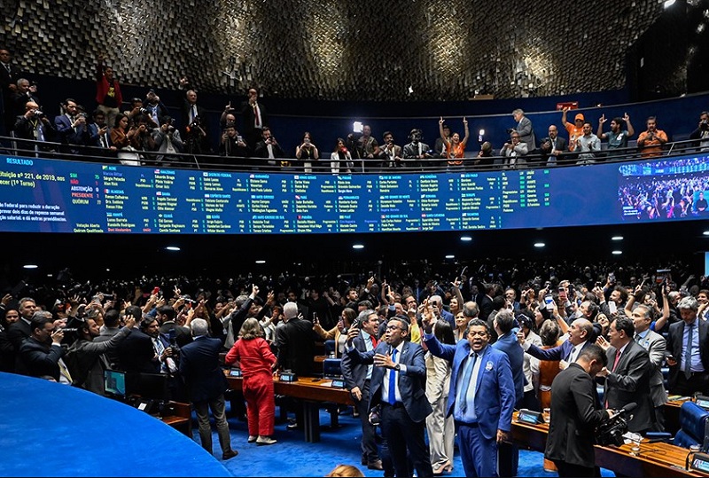 Senado aprova fim da escala 6x1 e redução da jornada semanal para 40 horas
