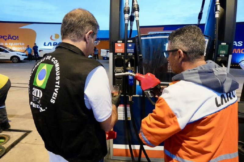 Governo Federal mantém subsídio ao diesel e amplia fiscalização contra alta de preços