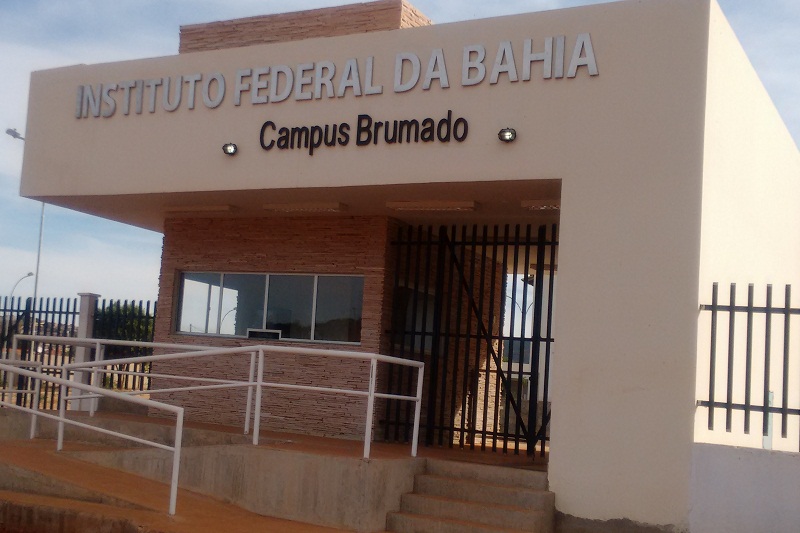 24º BPM promove palestra sobre diretrizes nacionais de feminicídio no IFBA em Brumado