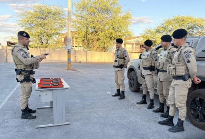 CETO do 24º BPM participa de instrução sobre pistola de impacto controlado em Brumado