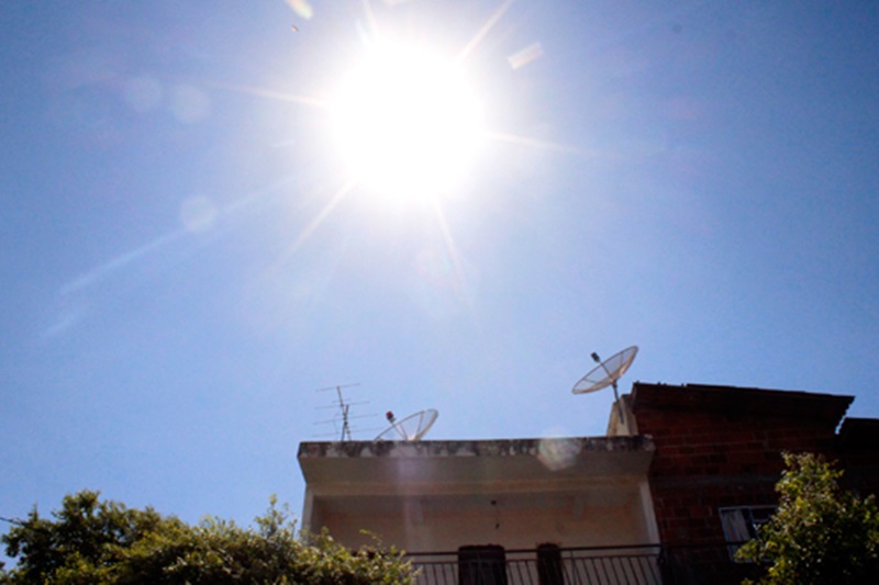Bahia deve enfrentar calor acima de 41 °C e umidade abaixo de 15%, alerta Inema