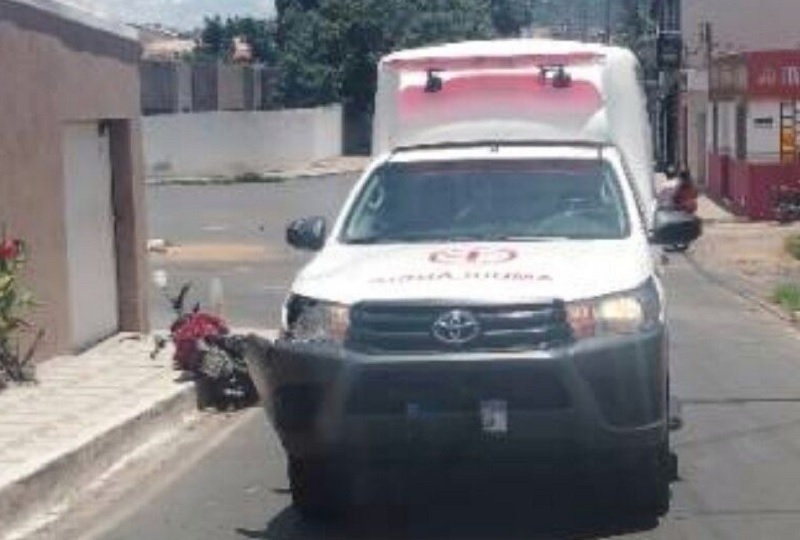 Brumado: Motociclista fica ferido após colisão com ambulância no bairro São José