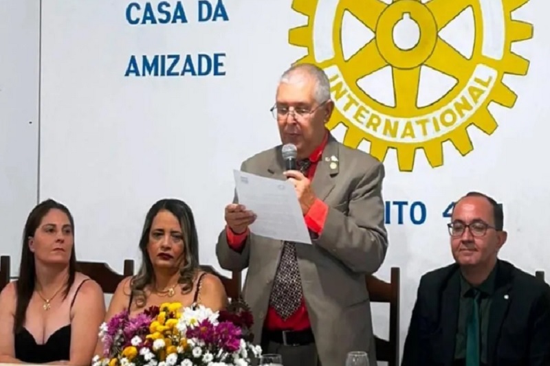 Rotary Club de Brumado empossa nova diretoria e recebe dez novos associados para a gestão 2026-2027