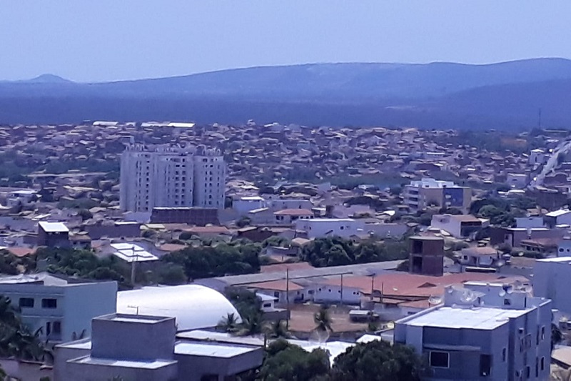 Casal é detido ao tentar deixar hotel sem pagar conta no centro de Brumado