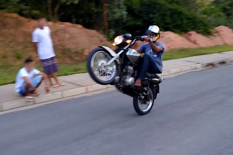 24º BPM intensifica combate ao 'Grau' e mira motociclistas que praticam manobras perigosas em Brumado