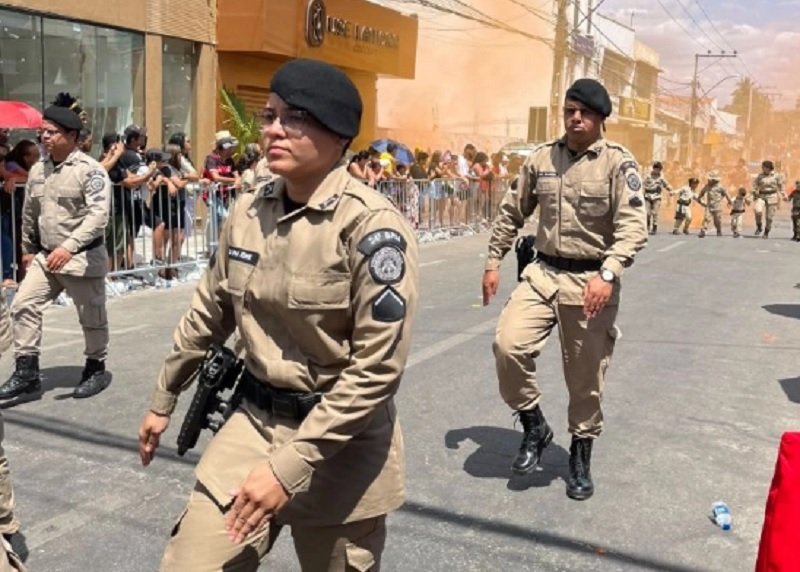 24º Batalhão da Polícia Militar destaca força operacional e aproximação com a comunidade no desfile de 7 de Setembro em Brumado
