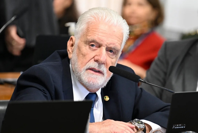 Jaques Wagner critica alta dos combustíveis e aponta 'oportunismo' no mercado