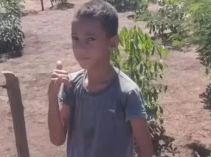 Criança de 8 anos morre após ser atingida por faca durante discussão familiar na Bahia